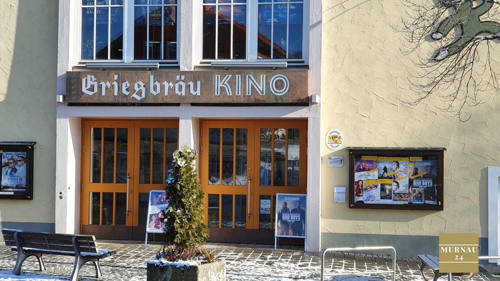 Der Eingang zum Filmtheater in Murnau